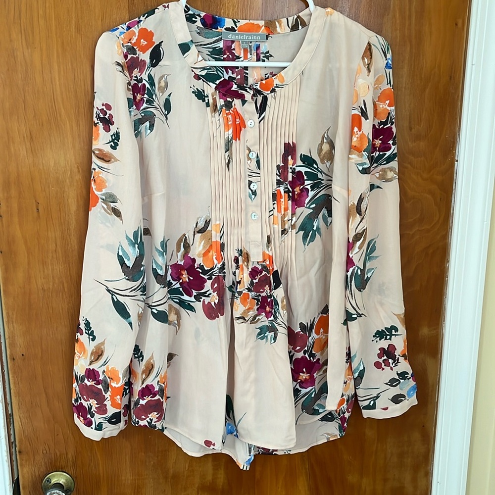 Daniel Rainn maternity shirt floral